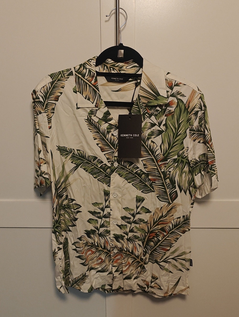 Kenneth Cole White Button-Down Tropical Leaf Shirt with Green and Tan Accents